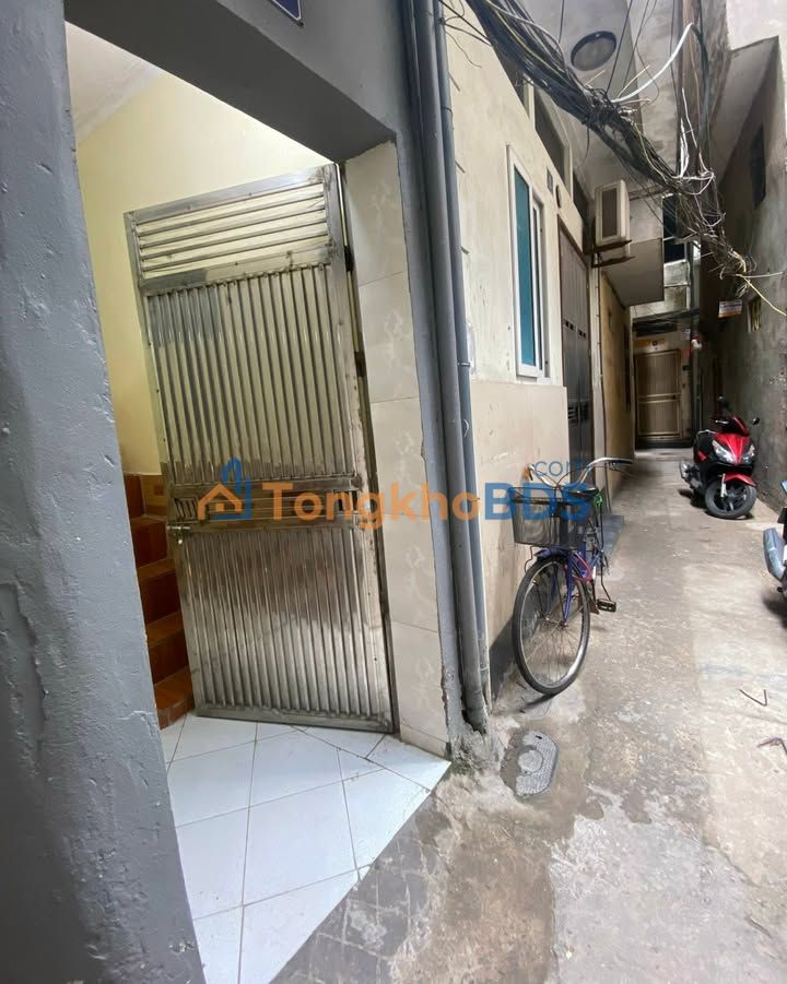 Nhà Lô Góc 30m² Đại Cồ Việt - Sổ Đỏ Chính Chủ 3.58 Tỷ