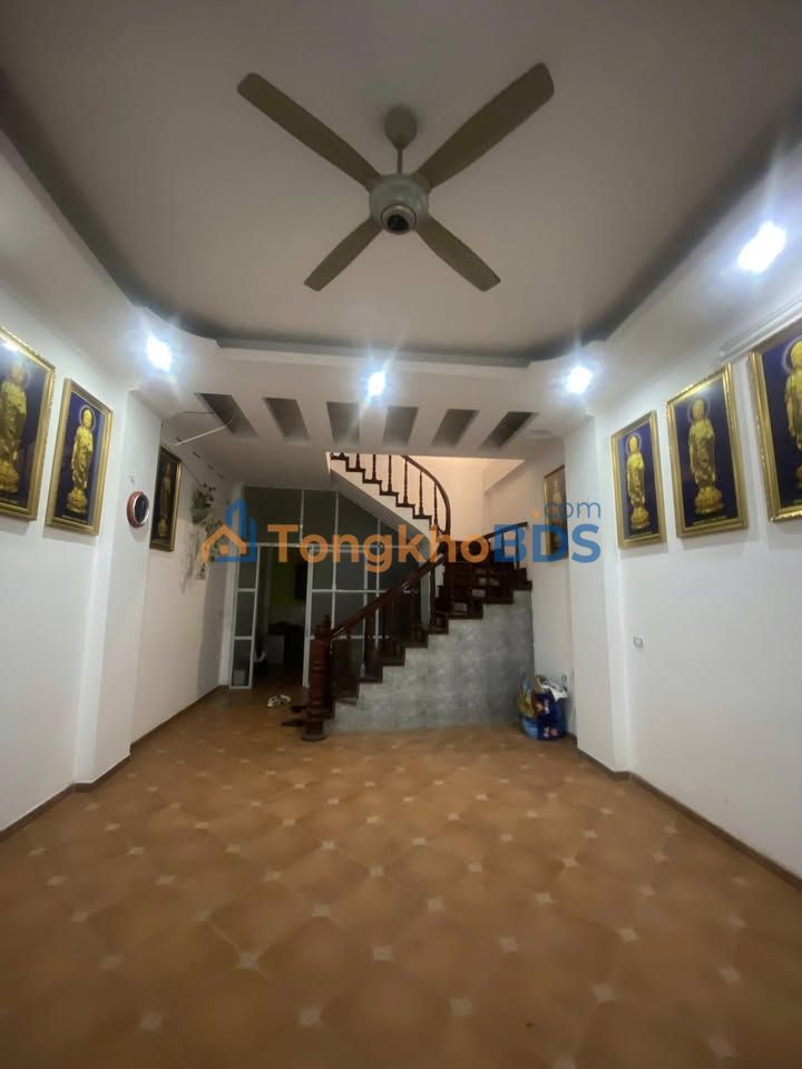 Nha nguyen can 110 Quan Nhan 60m2 50tr - O to vao tan nha