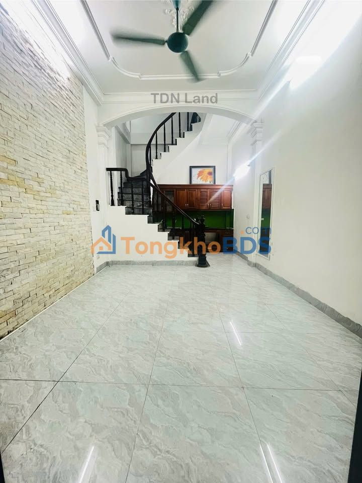 Nhà nguyên căn Định Công 30m² giá 8 triệu - Sẵn sàng ở ngay