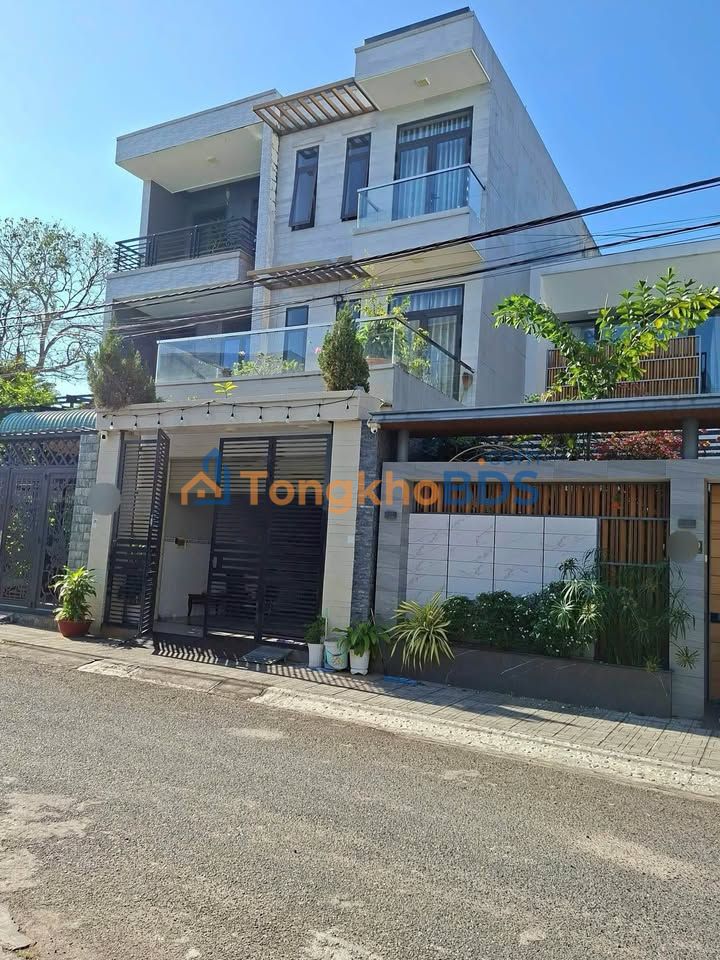 Nhà 135m² Phước Nguyên, Bà Rịa - 4PN Full WC Riêng, Gần Chợ & Quảng Trường