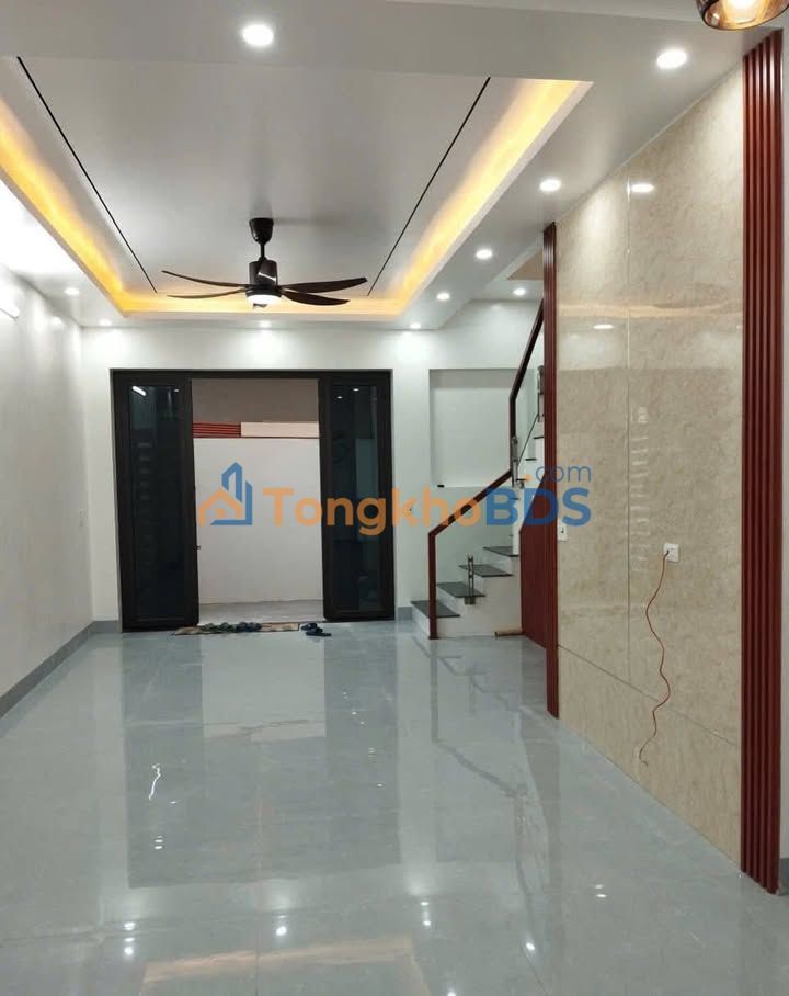 Nhà 2 Tầng Ngõ 337 Văn, Nam Định - 53m², 3 Ngủ, Giá 1 Tỷ Có TL