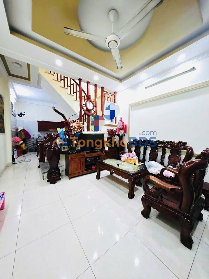 Nhà 3 Tầng Đinh Công Tráng, Ba Đình 45m² - 1.98 Tỷ, Ô tô sát nhà