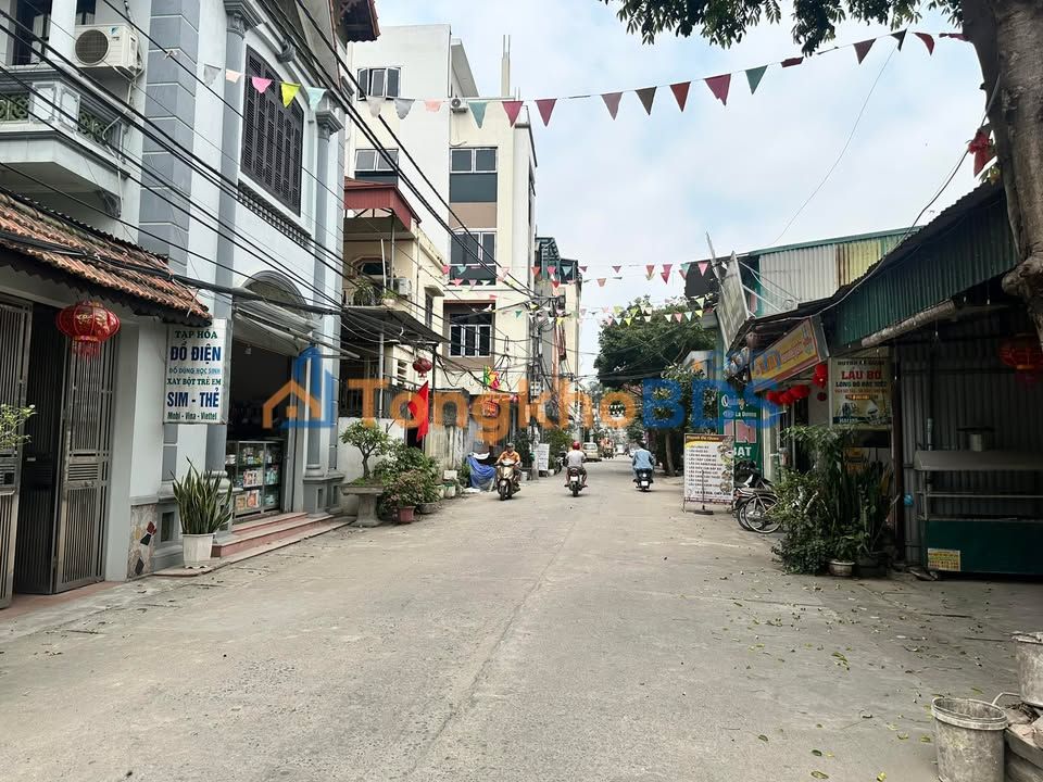 Nhà mặt đường Dương Nội 60m² 11tr - Ô tô vào nhà