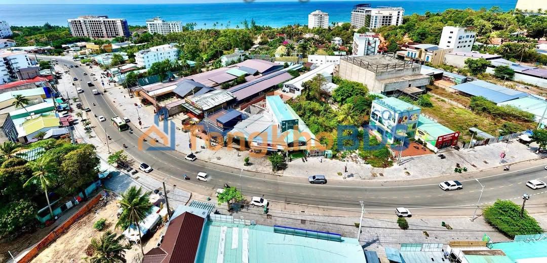 Nhà mặt tiền 106 Trần Hưng Đạo 207m² 27 tỷ - Ô tô vào tận nhà