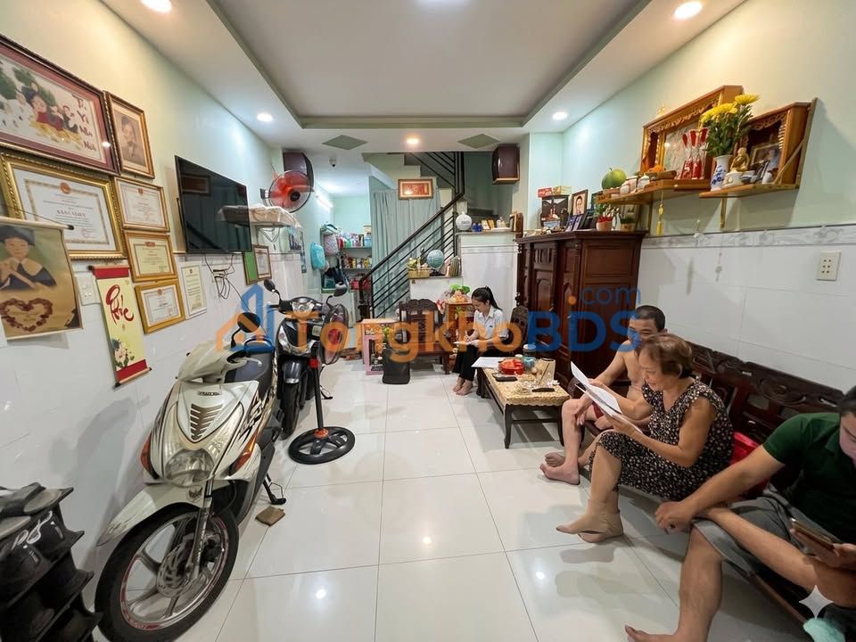 Nhà riêng CMT8 Q3 32m² 6.5 tỷ - Chính chủ bán