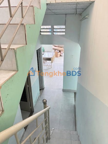 Nhà lô góc Thới An 32 Q12 108m2 4 tỷ - Ô tô vào nhà