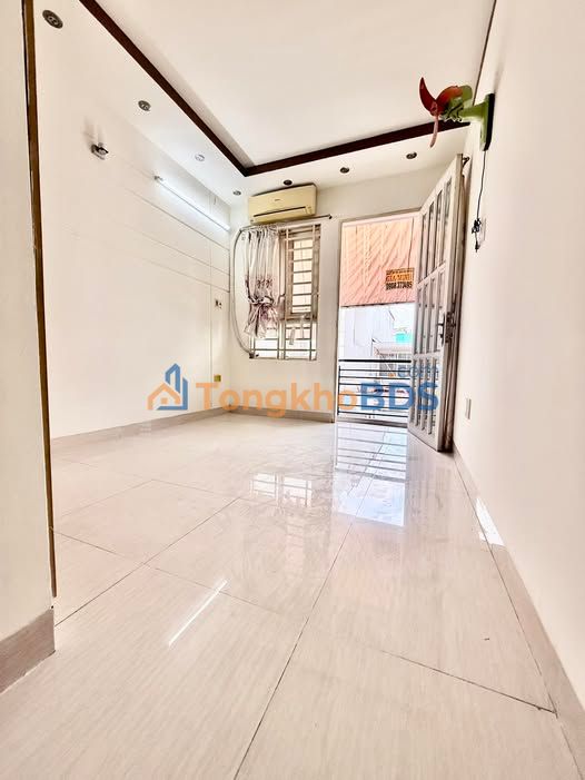 Phòng Trọ Ngô Gia Tự Q10 (40m²) - Ban Công Riêng, Full Nội Thất