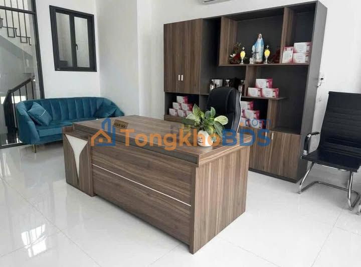 Nhà Trục Cộng Hòa Tân Bình 60m² Có Thang Máy - Giá Tốt