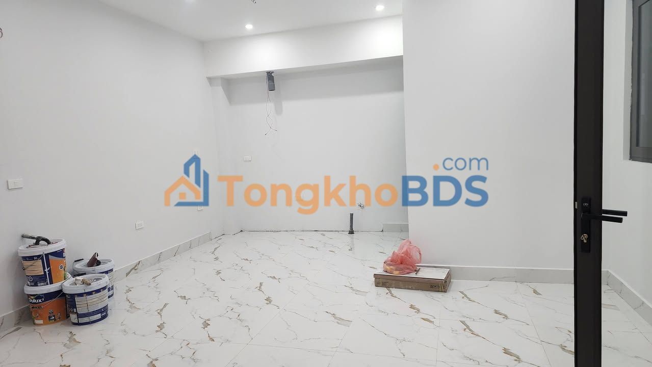 Cho thuê nhà 2 tầng Âu Cơ, Tây Hồ - 45m², 3PN, Full nội thất, 10tr/tháng