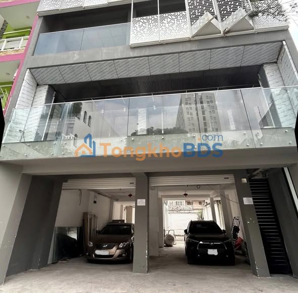 Cho thuê văn phòng/showroom mặt tiền Q11, 144m² - Kinh doanh đa ngành