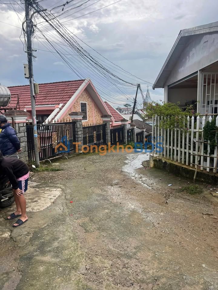 Nhà nguyên căn Ngô Văn Sở 110m² 6 triệu Đà Lạt - Ô tô vào tận nhà