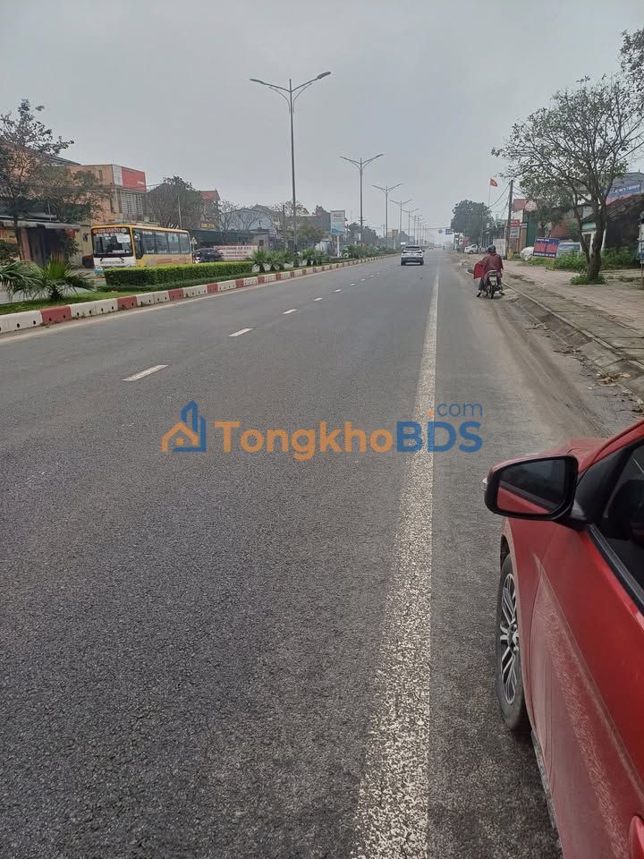 Đất mặt đường Trần Phú Hà Tĩnh 10x20 16.8 tỷ - Đường to ô tô