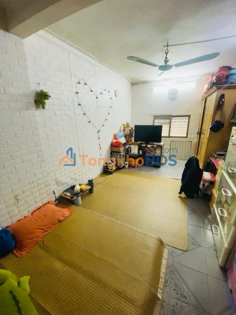 Nhà phố Hoàn Kiếm 20m² 2.9 tỷ - Ô tô vào tận nhà