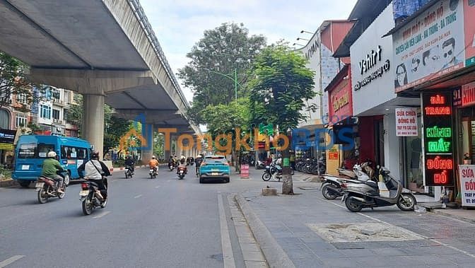 Nhà mặt phố Xuân Thuỷ 40m² giá 30 tỷ - Sẵn sàng ở ngay