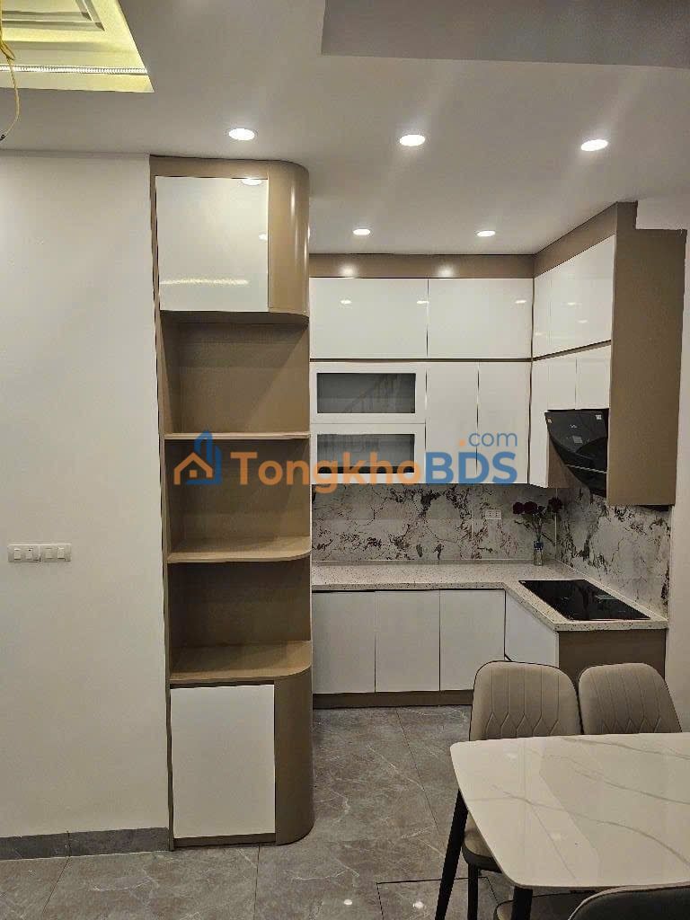 Nhà 6 Tầng Phố Bồ Đề - 48m² - 11.7 Tỷ - Sẵn Sàng Sang Tên