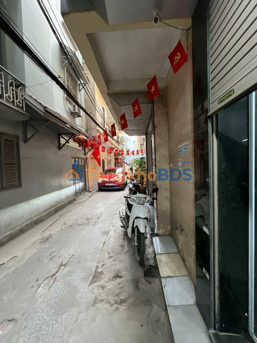 Nhà Đội Cấn Ba Đình 46m2 16.5 tỷ - Ô tô vào tận nhà