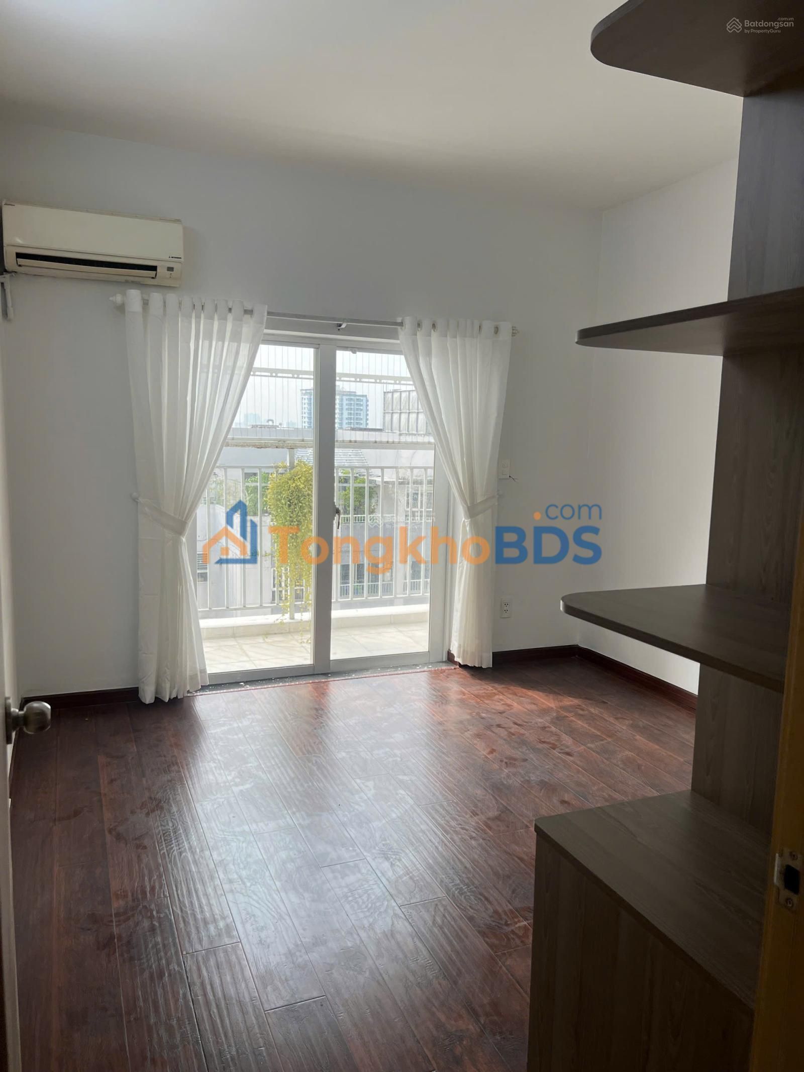 Căn hộ Oriental Plaza Tân Phú 88m² giá 13 triệu - View đẹp