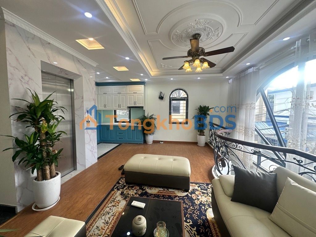 Nhà riêng Nguyễn Văn Linh Long Biên 50m² 11.8 tỷ - Sẵn sàng ở ngay