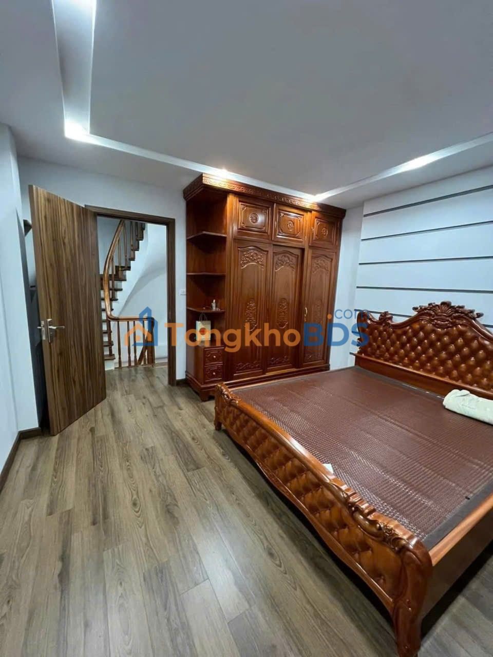 Nhà riêng ngõ 43 Trung Kính 36m² 16 triệu - Ô tô vào nhà