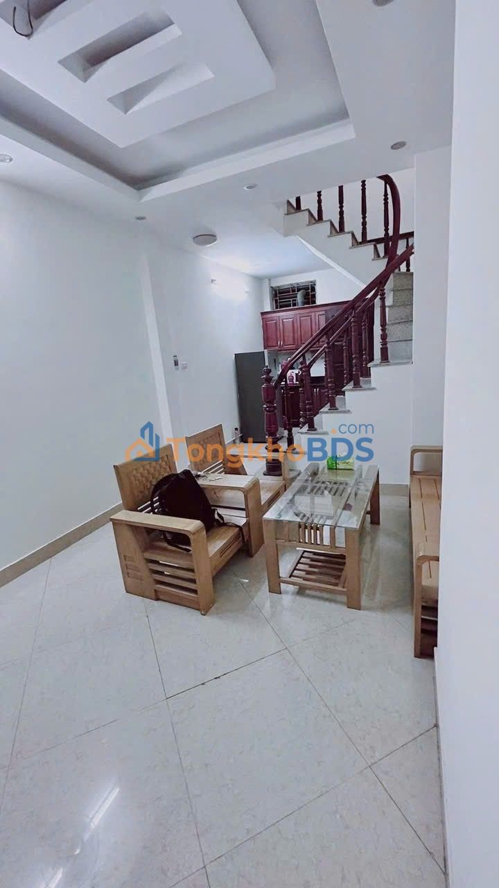 Nhà riêng ngõ Mai Hương Hai Bà Trưng 35m²/11tr - Ô tô vào tận nhà