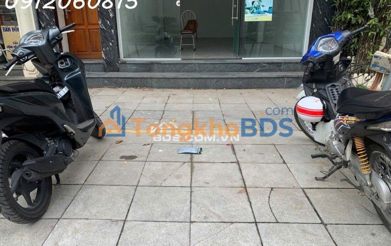 Nhà mặt phố Nguyễn Du 40m² giá 26 triệu - Văn phòng chính danh sẵn sàng vào hoạt động