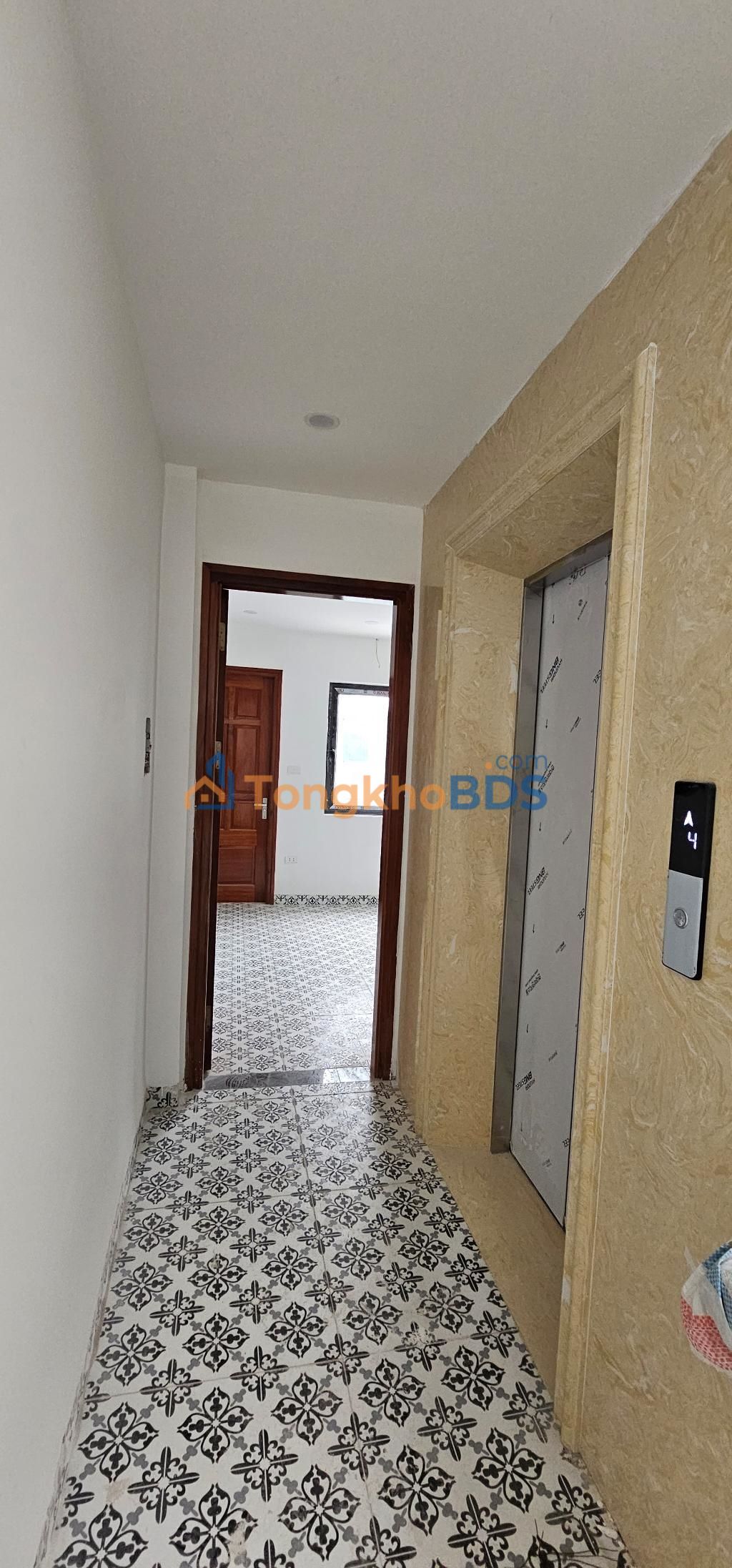 Nhà riêng Hào Nam 40m² 12.22 tỷ - Sẵn sàng ở ngay