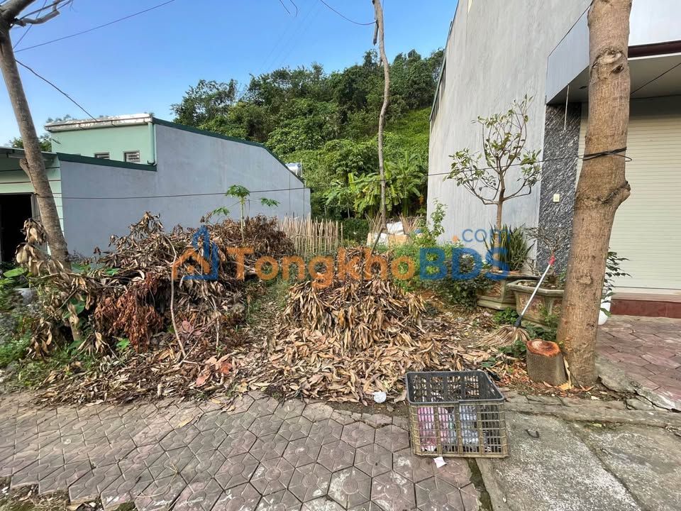 Đất nền Lào Cai 200m² - Sổ đỏ chính chủ, giá 2 tỷ