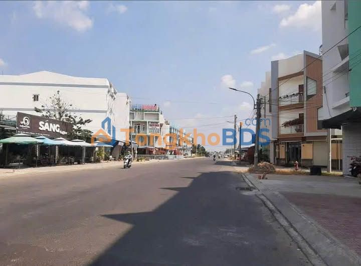 Nhà cấp 3 Vĩnh Long 112m² 5,5 tỷ - Ô tô vào tận nhà