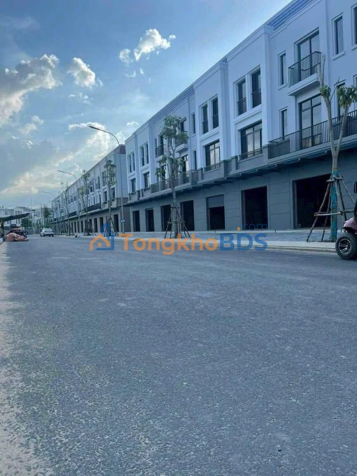 Nhà 1 Trệt 2 Lầu Phường Châu Phú B, Châu Đốc - 85m², 3 Tỷ View Công Viên