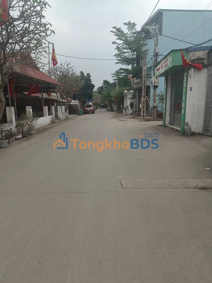 Bán Nhà 2 Tầng 165m² Mặt Tiền Lớn - Kinh Doanh & Gia Đình Tại Vĩnh Tường