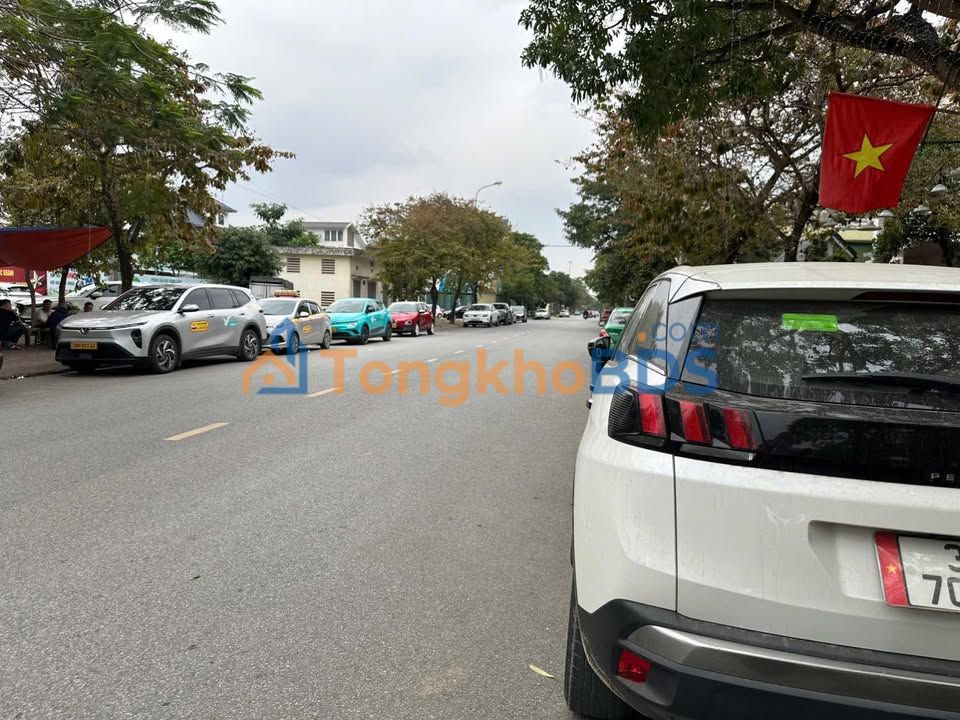 Mặt bằng kinh doanh 100m² mặt phố Trâu Quỳ, Gia Lâm - Giá 15 triệu