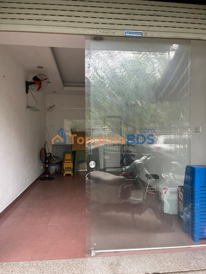 Nhà mặt Nguyên Hồng 25m² 6 triệu - Kinh doanh sầm uất