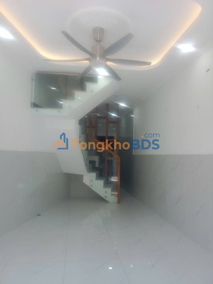 Nhà Mặt Tiền Kinh Doanh Đường Thông 8m Quận 12 - 36m², 5 Triệu/Tháng