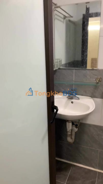 Nhà ở ghép Pháo Đài Láng 28m² 4.1tr - Sẵn sàng ở ngay