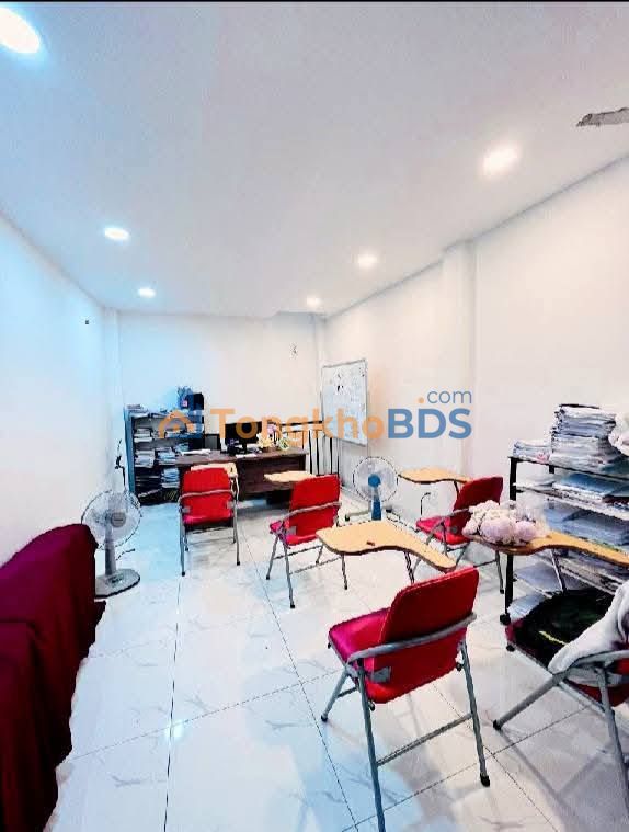 Nhà 5 Tầng Mặt Tiền Hoàng Sa, Q3 - Ô Tô Vào Nhà 9 Tỷ