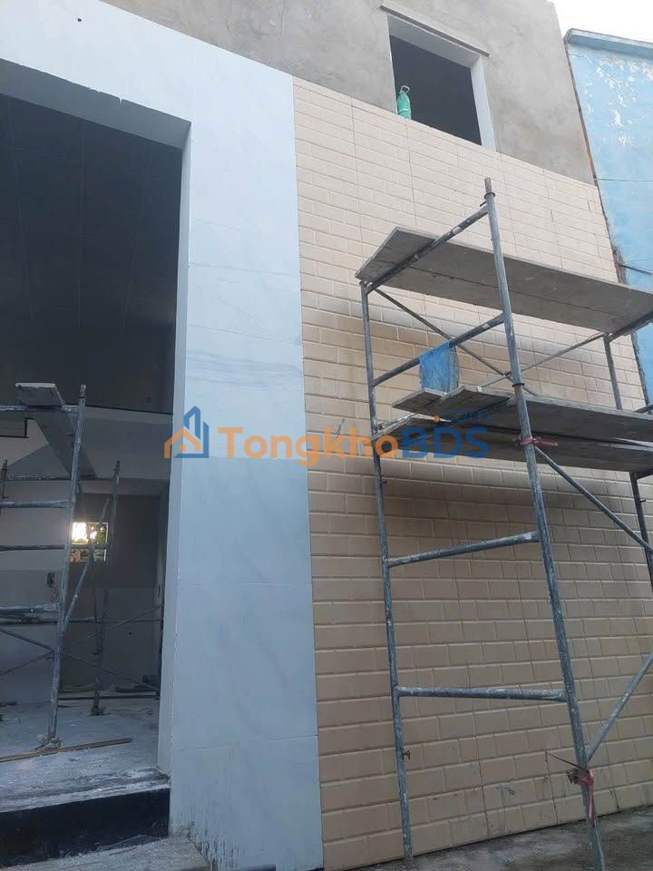 Nhà Ba Lá Mê Lửng Đúc 50m² Giá 1 Tỷ - Sổ Đỏ Sẵn Sàng