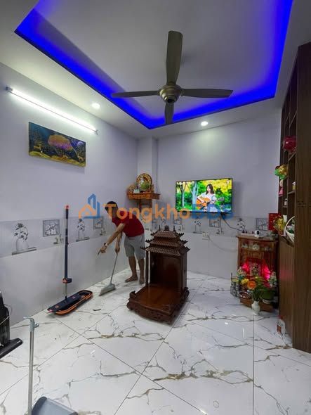 Nhà 60m² Dĩ An - 2PN, Gần Trường, Giá Hơn 1 Tỷ - Sẵn Sàng Vào Ở