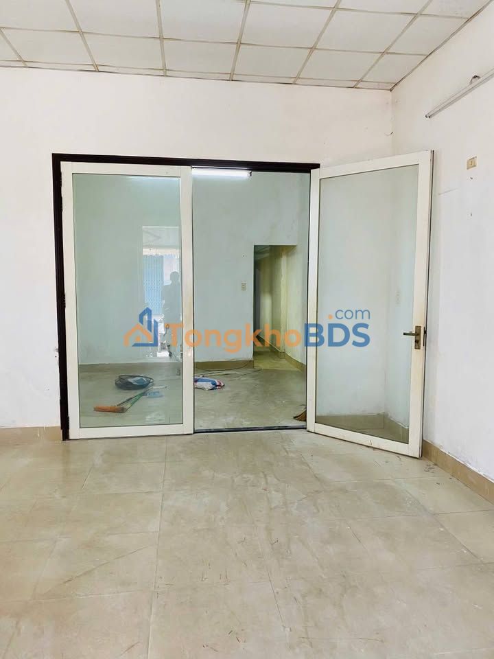 Cho thuê nhà 2 tầng mặt tiền Lương Thế Vinh, Đà Nẵng - 100m², 3PN, Giá 12 Triệu/Tháng