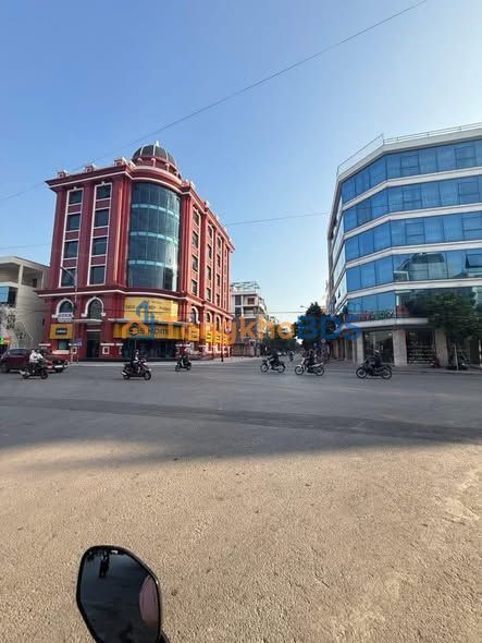 Bán Gấp Nhà Góc Mặt Tiền Đốc Đen, TP Thái Bình - 186m², 3.5 Tầng