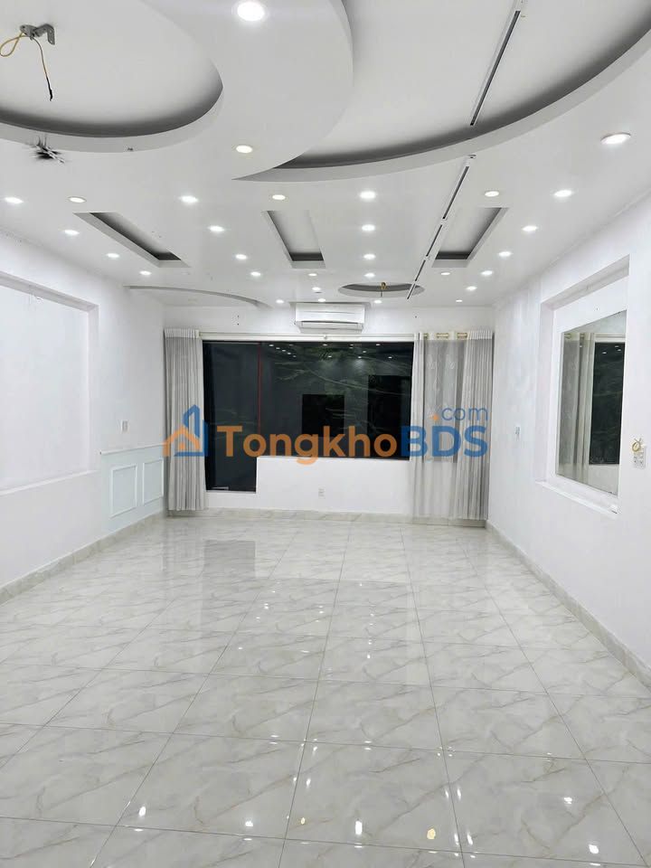 Cho thuê Mặt bằng kinh doanh Hoàng Minh Thảo, 215m² - Vỉa hè rộng, 16 triệu/tháng