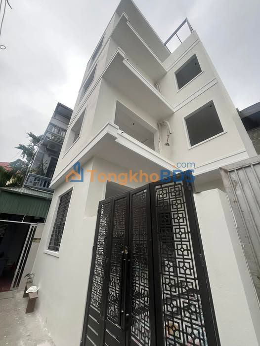 Nhà Riêng Long Biên 65m² 4 Tầng Sổ Đỏ - Giá 8.9 Tỷ