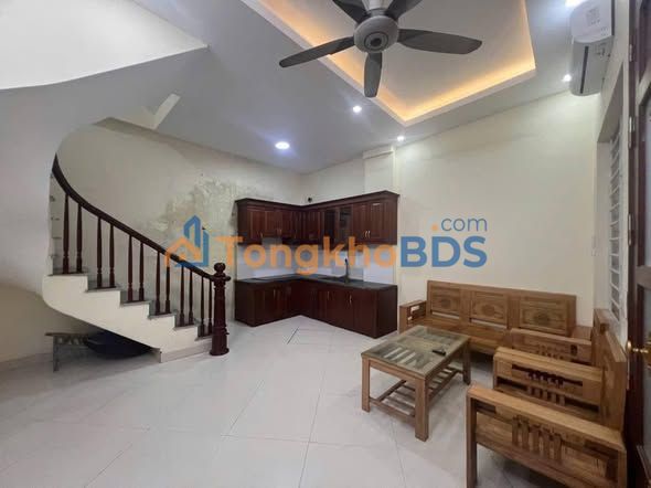 Cho thuê nhà 5 tầng full nội thất đường Cổ Linh, Long Biên - 10 triệu/tháng