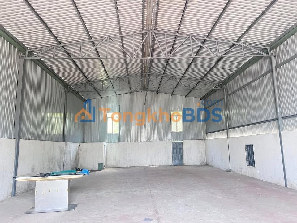 Xưởng 200m² Tân Uyên, Bình Dương - Sẵn Sàng Hoạt Động, Giá 12 Triệu/Tháng