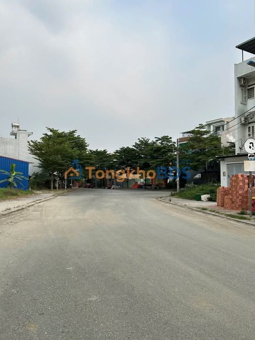 Bán Gấp Lô Góc 2 Mặt Tiền Phú Hữu 80m² - Sổ Hồng Riêng