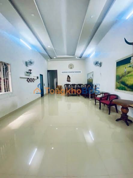 Cho thuê nhà mặt tiền Ngang A Ma Khê, BMT - Sẵn nội thất, 2PN, 245m², 5 Triệu/tháng