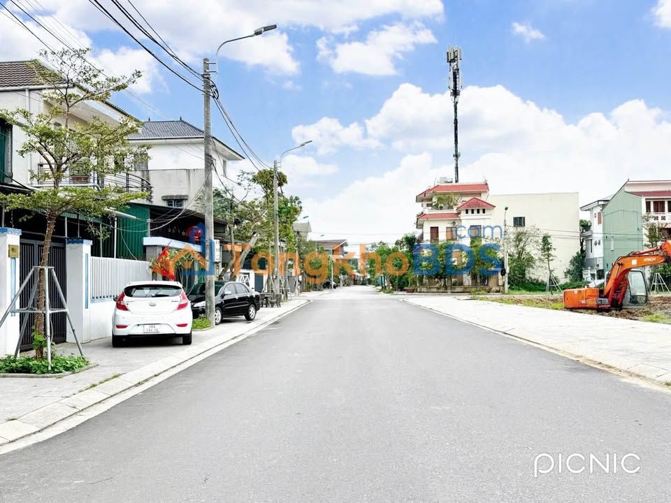 Nhà Mặt Tiền Nguyễn Du, Hà Tĩnh 240m² - Vị Trí Đắc Địa, Kinh Doanh Sầm Uất