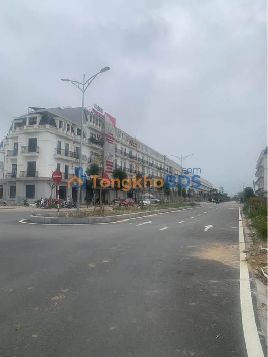 Shophouse 4 Tầng Mặt Tiền Hồ Sen, Tân Phú - 90m², 6 Tỷ