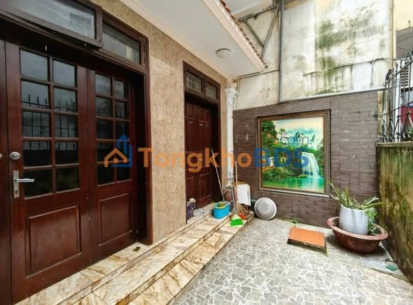 Nhà 3 Tầng Đê La Thành, Ba Đình - 60m² Giá 12 Triệu, Sẵn Sàng Ở Ngay