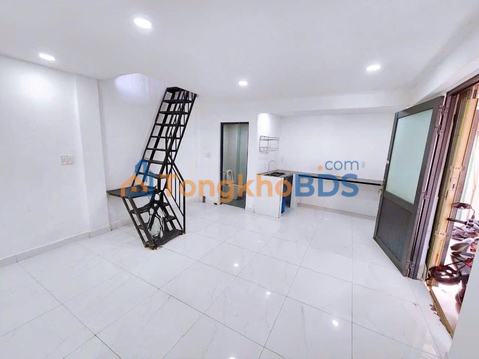 Nhà Quận 4 Đoàn Văn Bơ 30.5m² 3.35 tỷ - Sẵn sàng ở ngay