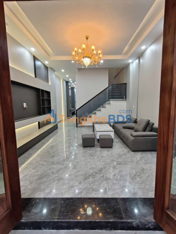 Nhà 4 Tầng Thang Máy 81m² Phường Lộc Vượng, Nam Định - Hướng Đông Nam Giá Tốt